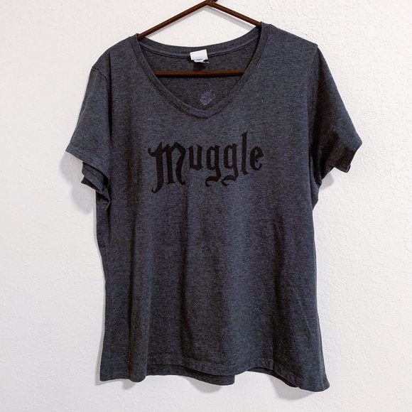 Tops - Muggle V-Neck T-Shirt
